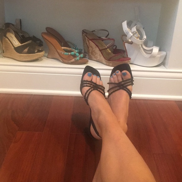 Richard Tyler beaded black heels - Picture 3 of 7